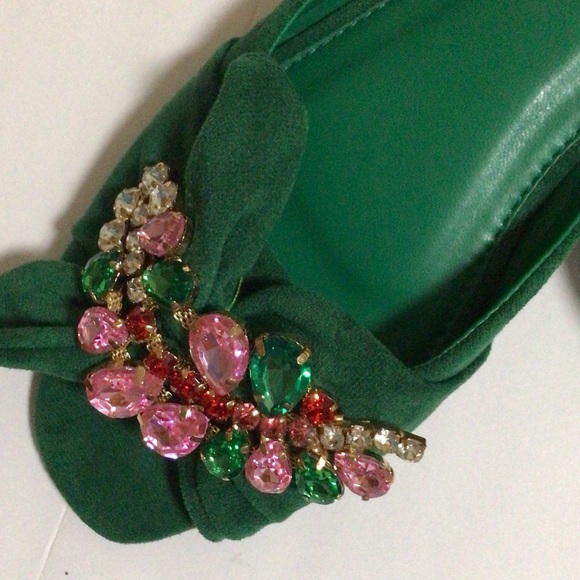 Green Embellished Sandals - Picture 7 of 8